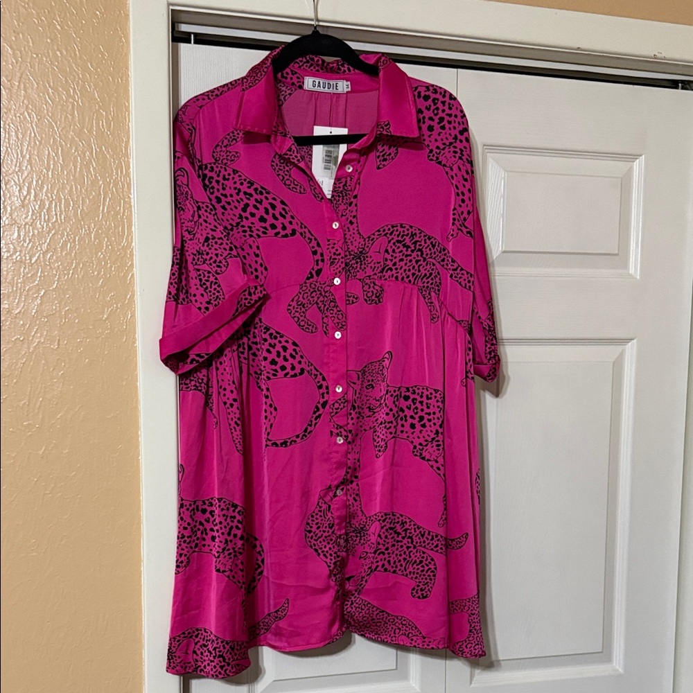Gaudie Fuchsia Leopard Print Button-Up Shirt